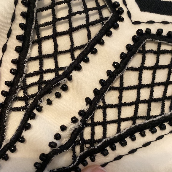 ivory with black beads - Picture 10 of 17